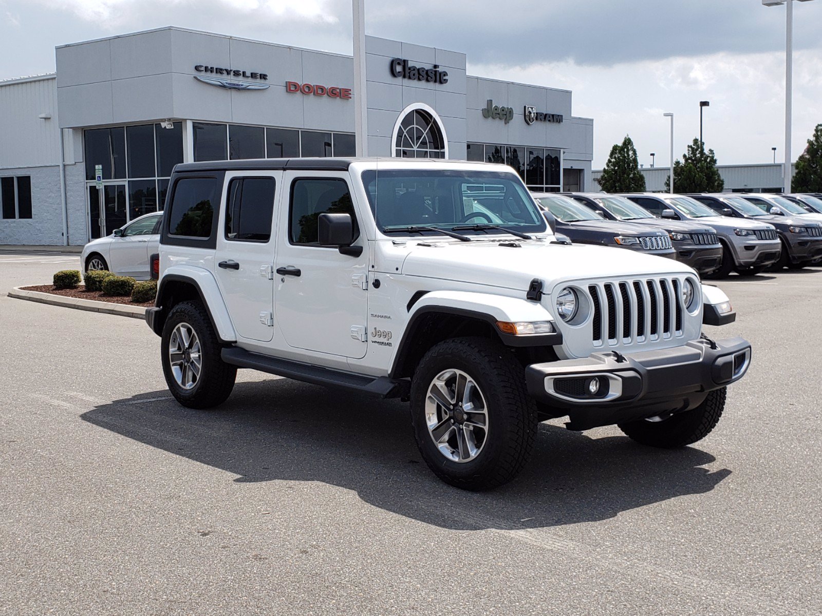 New 2019 JEEP Wrangler Unlimited Sahara 4×4 Sport Utility