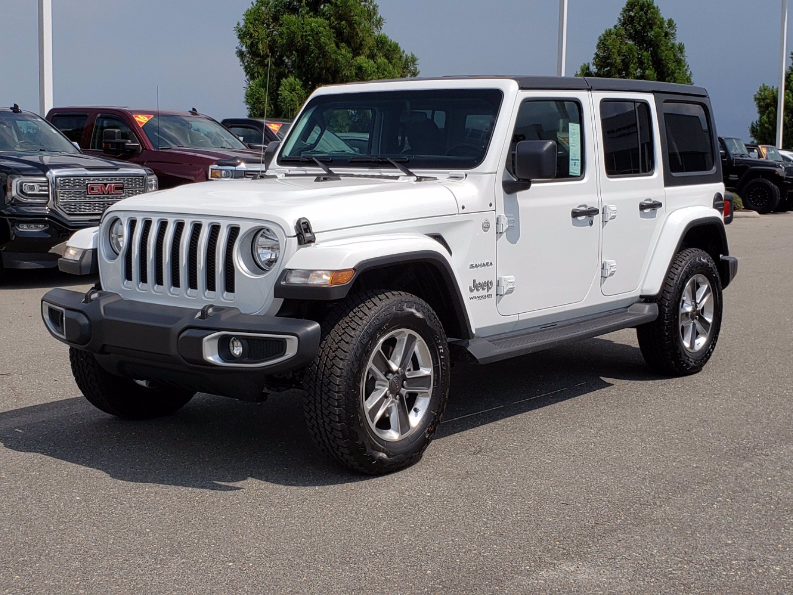 New 2019 JEEP Wrangler Unlimited Sahara 4×4 Sport Utility