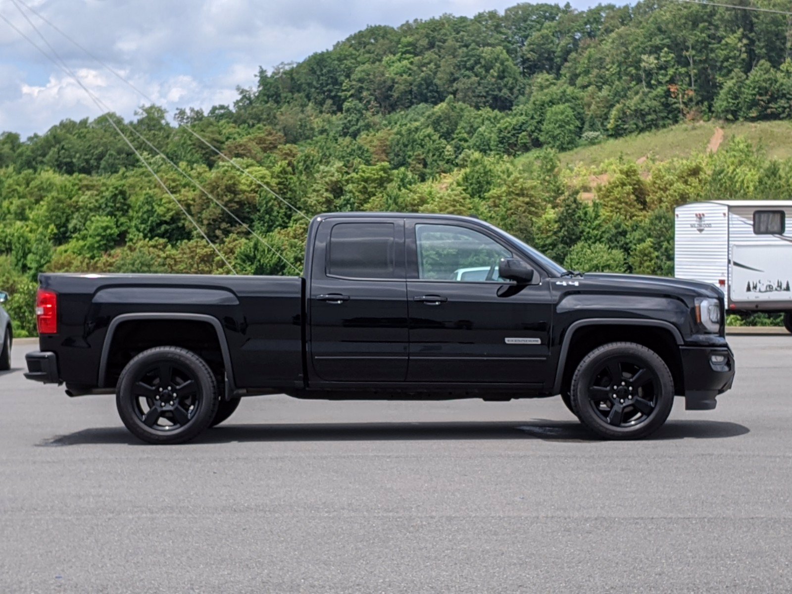 Pre-owned 2017 Gmc Sierra 1500 Sle 4wd