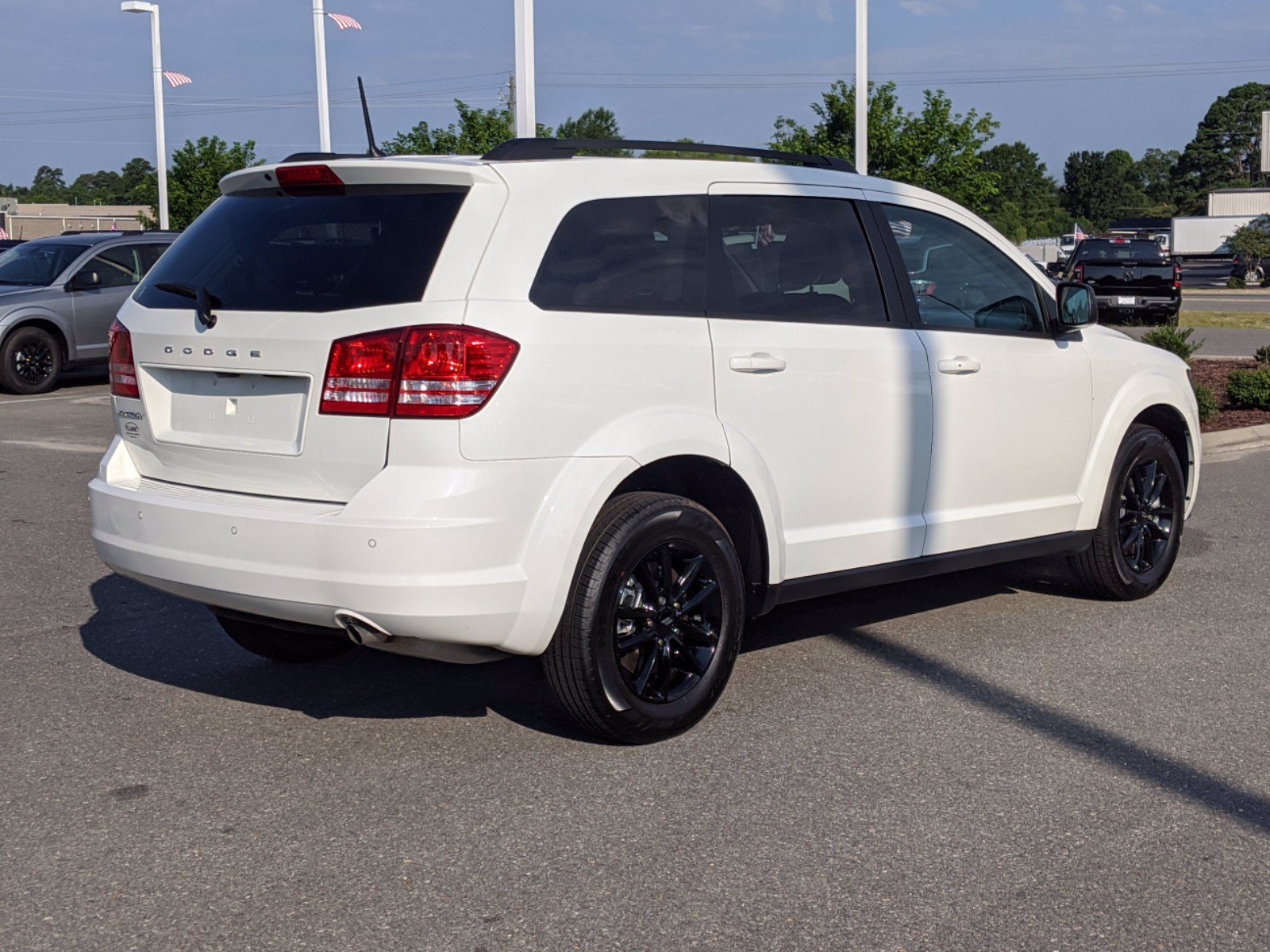 New 2020 DODGE Journey SE Value FWD Sport Utility