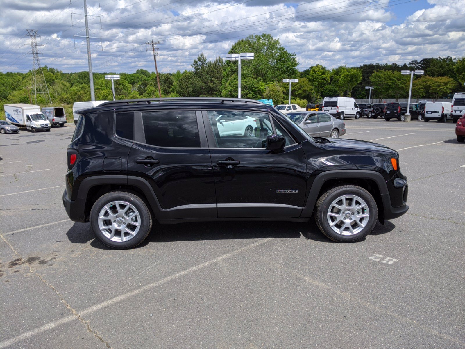 New 2020 JEEP Renegade Latitude FWD Sport Utility